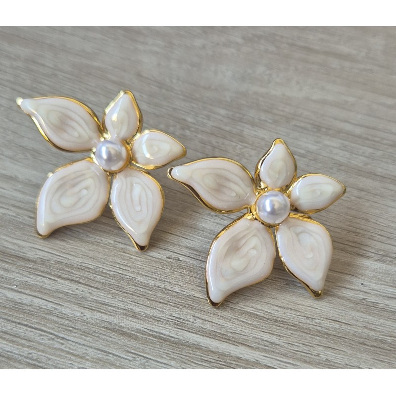 Pendientes flor nacar
