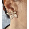 Pendientes flor nacar