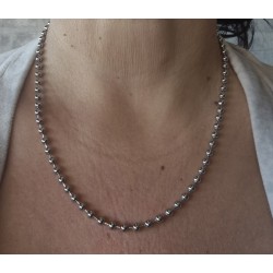Collar bolas