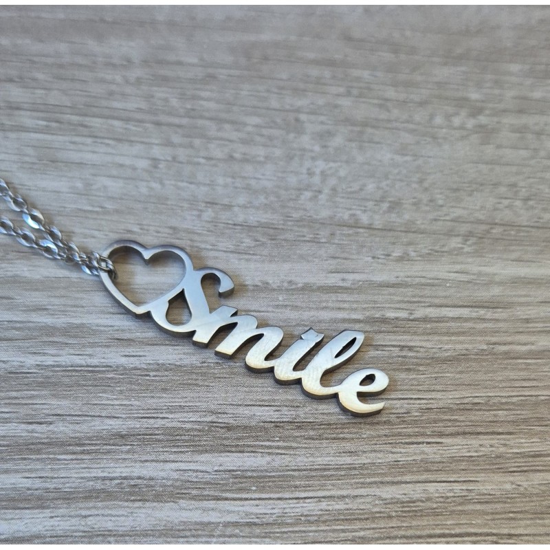 Collar letrero smile